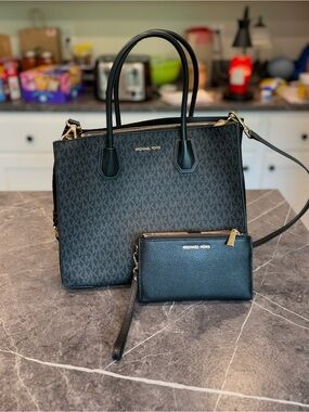Michael Kors Mercer Large Logo Accordion Tote Bag and Large Smartphone Wristlet